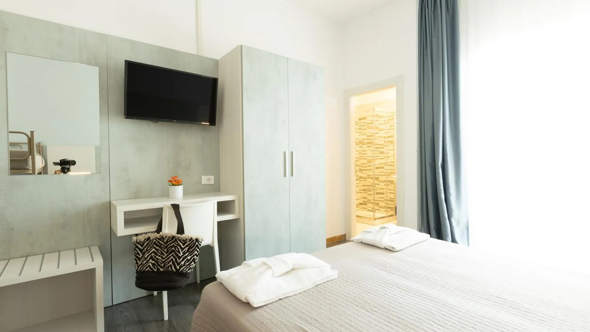 **  Hotel Kim Rimini Itálie