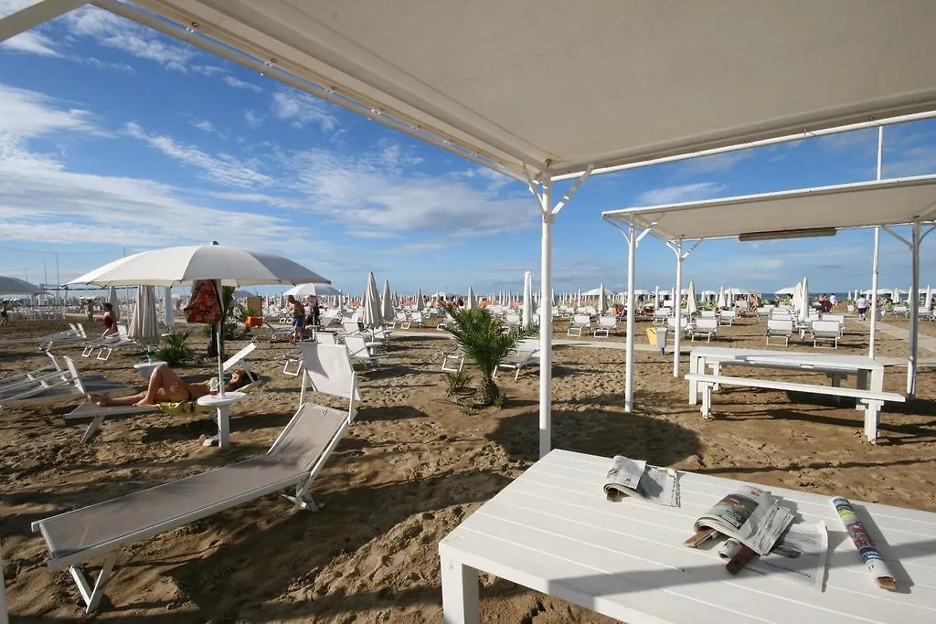 Hotel Kim Rimini 2*,  Italy